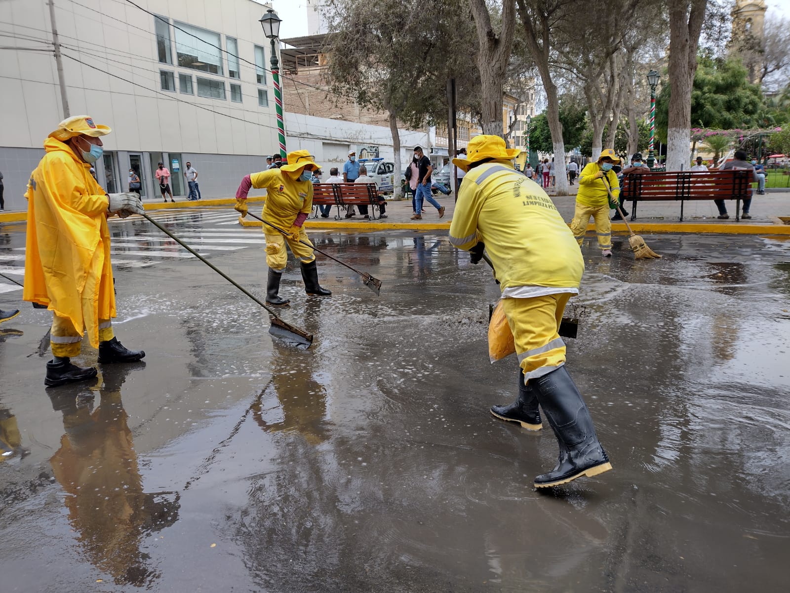 Alcalde de Piura asegura que cuentan con plan para limpiar aniegos generados por las lluvias