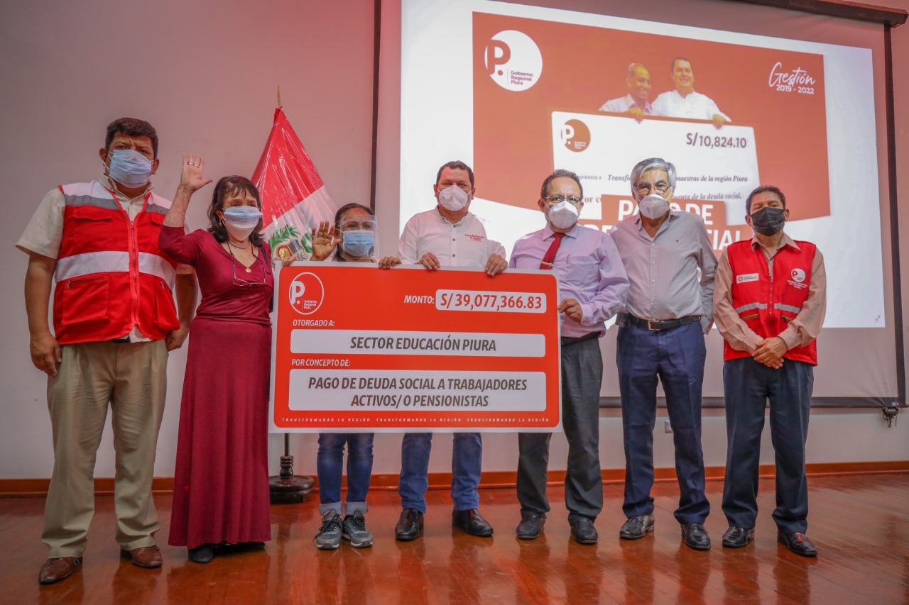 Pagan deuda social de más de S/ 39 millones de soles al sector educación en Piura pago de deuda social maestros
