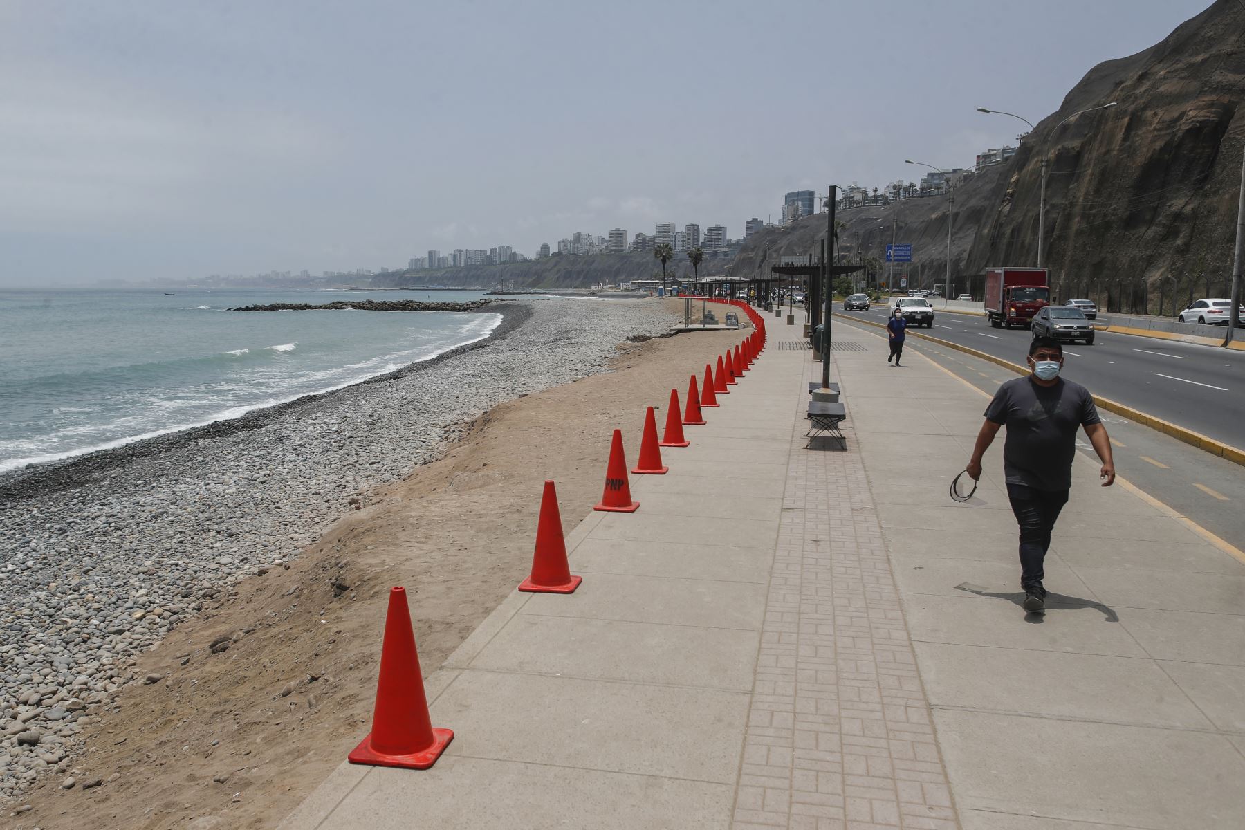 Alcalde de Talara está de acuerdo con que se cierren las playas para fin de año