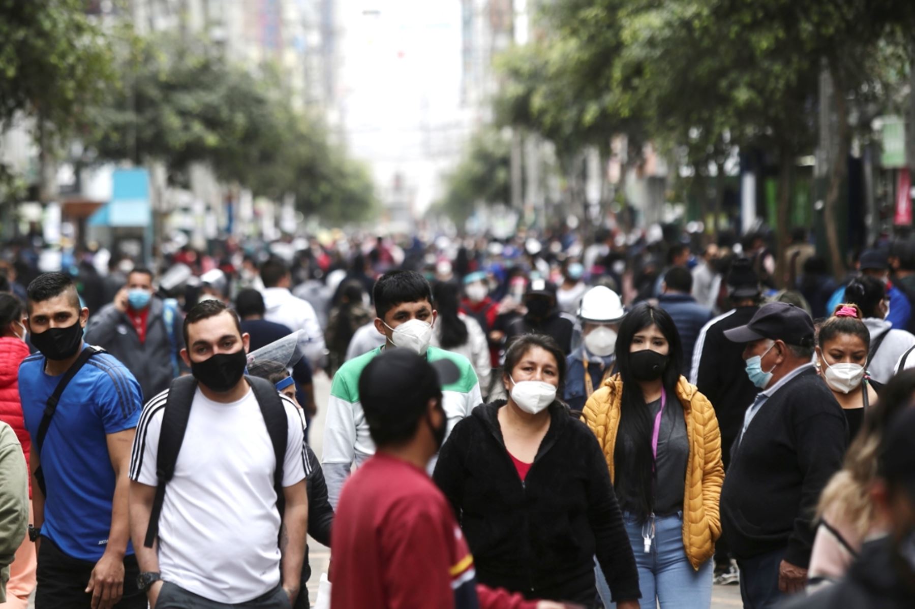 Covid-19: más de 206,000 nuevos casos se registraron en Perú en la última semana