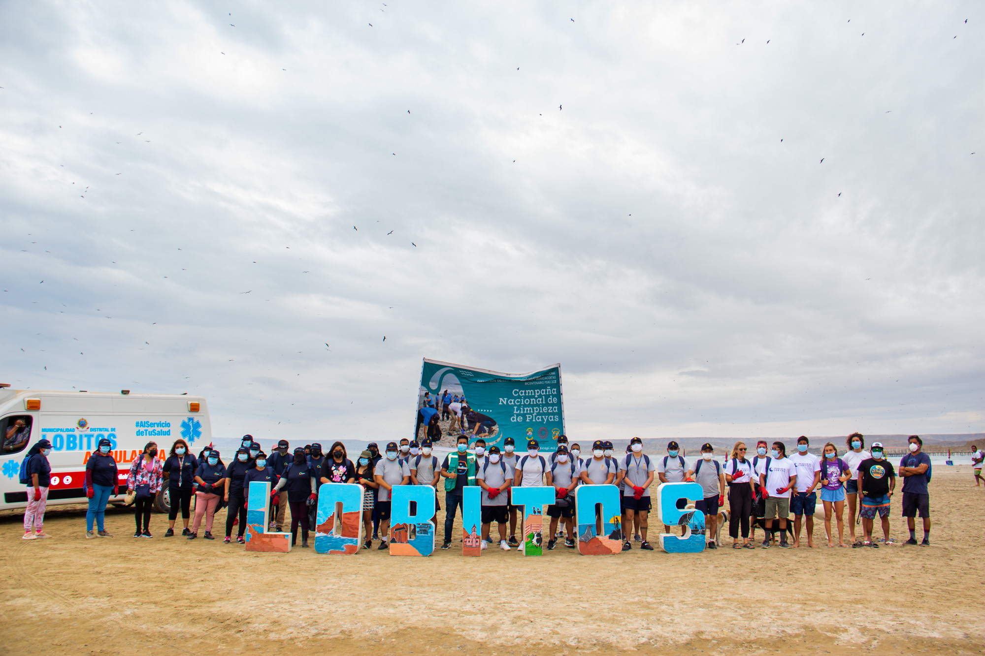 Realizan campaña de limpieza en Playa Lobitos