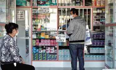 Colegio Químico Farmacéutico pide regular los precios de medicamentos contra el COVID-19