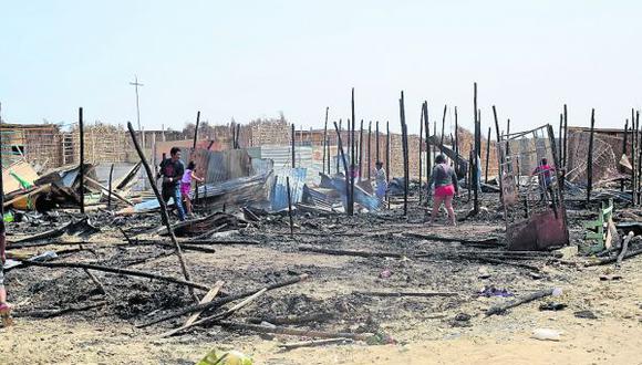 Año Nuevo: Incendio arrasa con ocho viviendas en Sullana