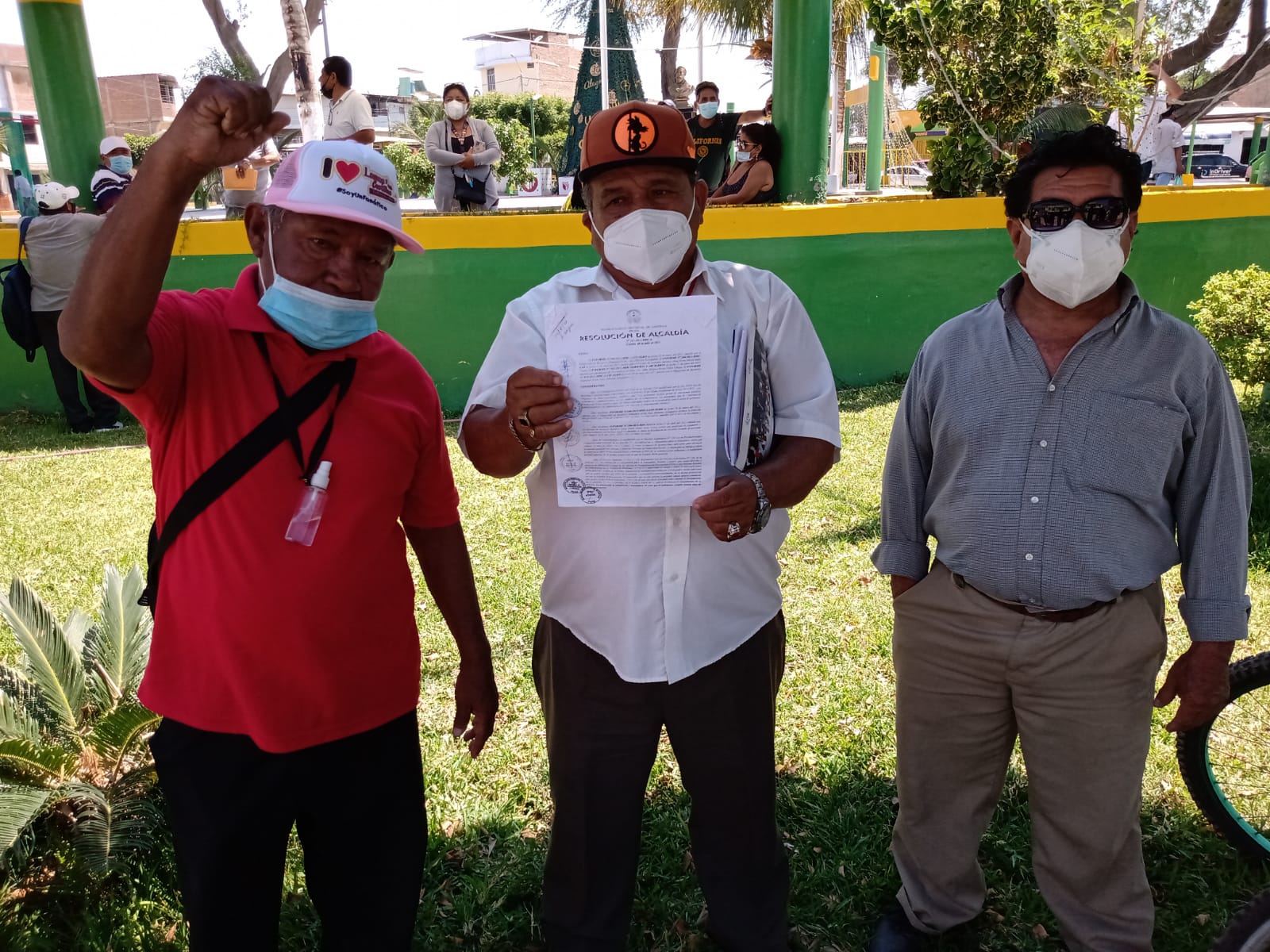 Extrabajadores exigen pago de sus liquidaciones