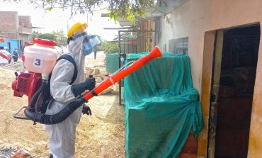 Piura: desinfectan viviendas de Veintiséis de Octubre ante incremento de casos covid-19