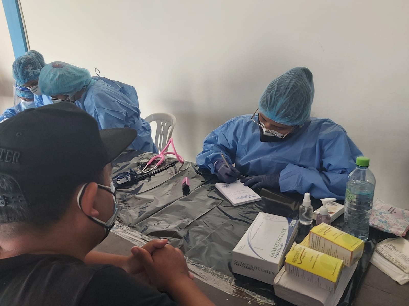 EsSalud Piura realiza despistaje y vacunación de COVID-19 en Pueblo Nuevo Colán