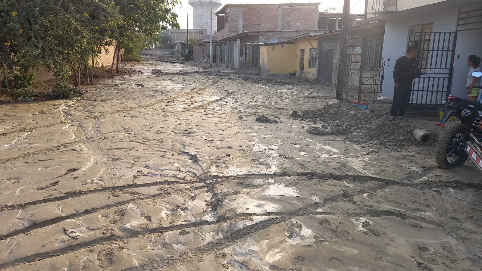 Piura: decenas de viviendas quedan inundadas tras colapso de reservorio Las Mercedes