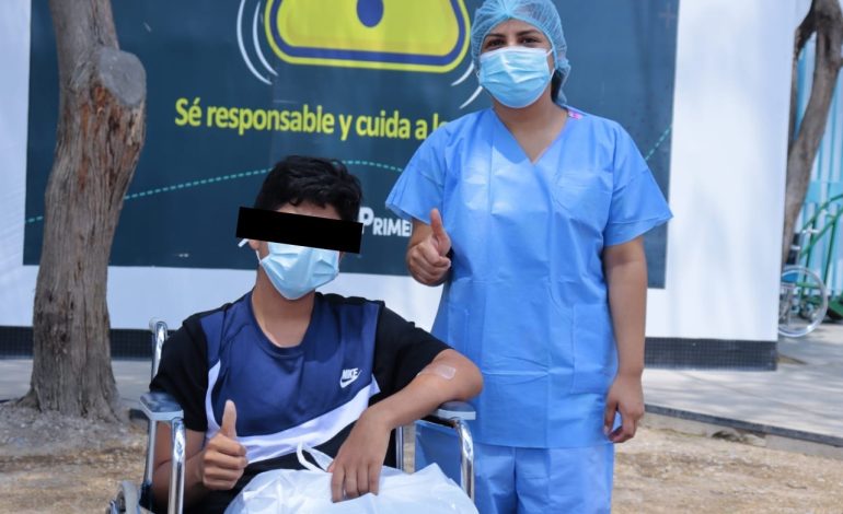 Piura: adolescente vence al COVID-19 en su cumpleaños gracias a médicos de la Villa EsSalud