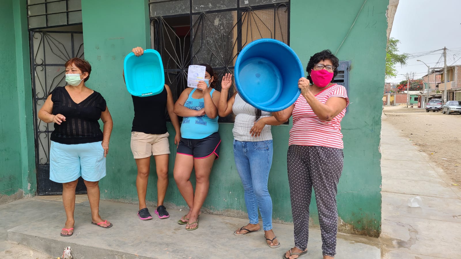 Piura: vecinos de Los Algarrobos denuncian desabastecimiento de agua desde hace dos meses