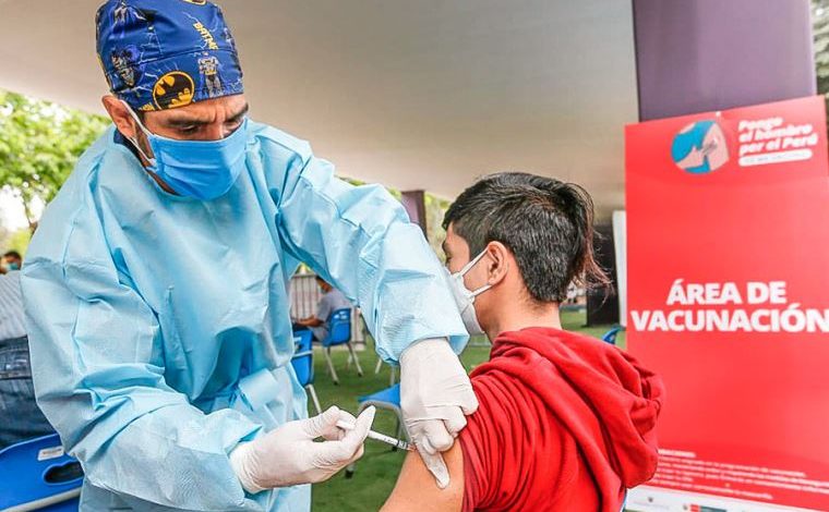 Perú ya ha vacunado a unos 900 mil niños contra la COVID-19