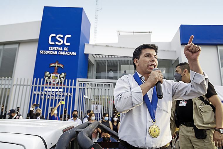 Presidente consideraría declarar en emergencia al sistema educativo
