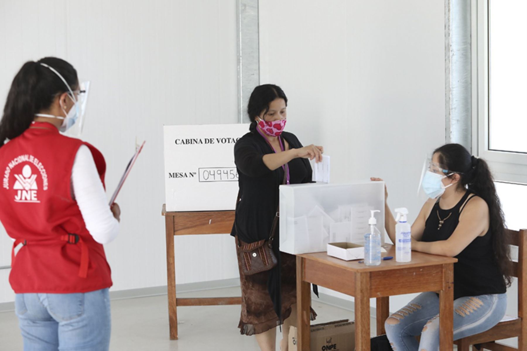 JNE rectifica que normas electorales no pueden modificarse en un proceso electoral en marcha