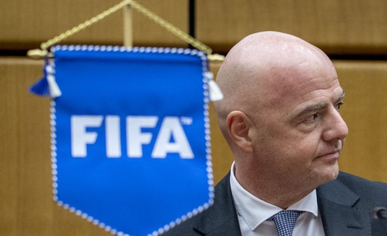 FIFA prohíbe a Rusia jugar de local, además de usar himno y bandera