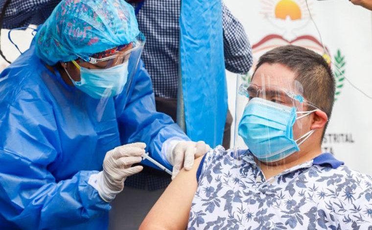 Conoce los puntos de vacunación contra la covid-19 instalados en Piura este sábado