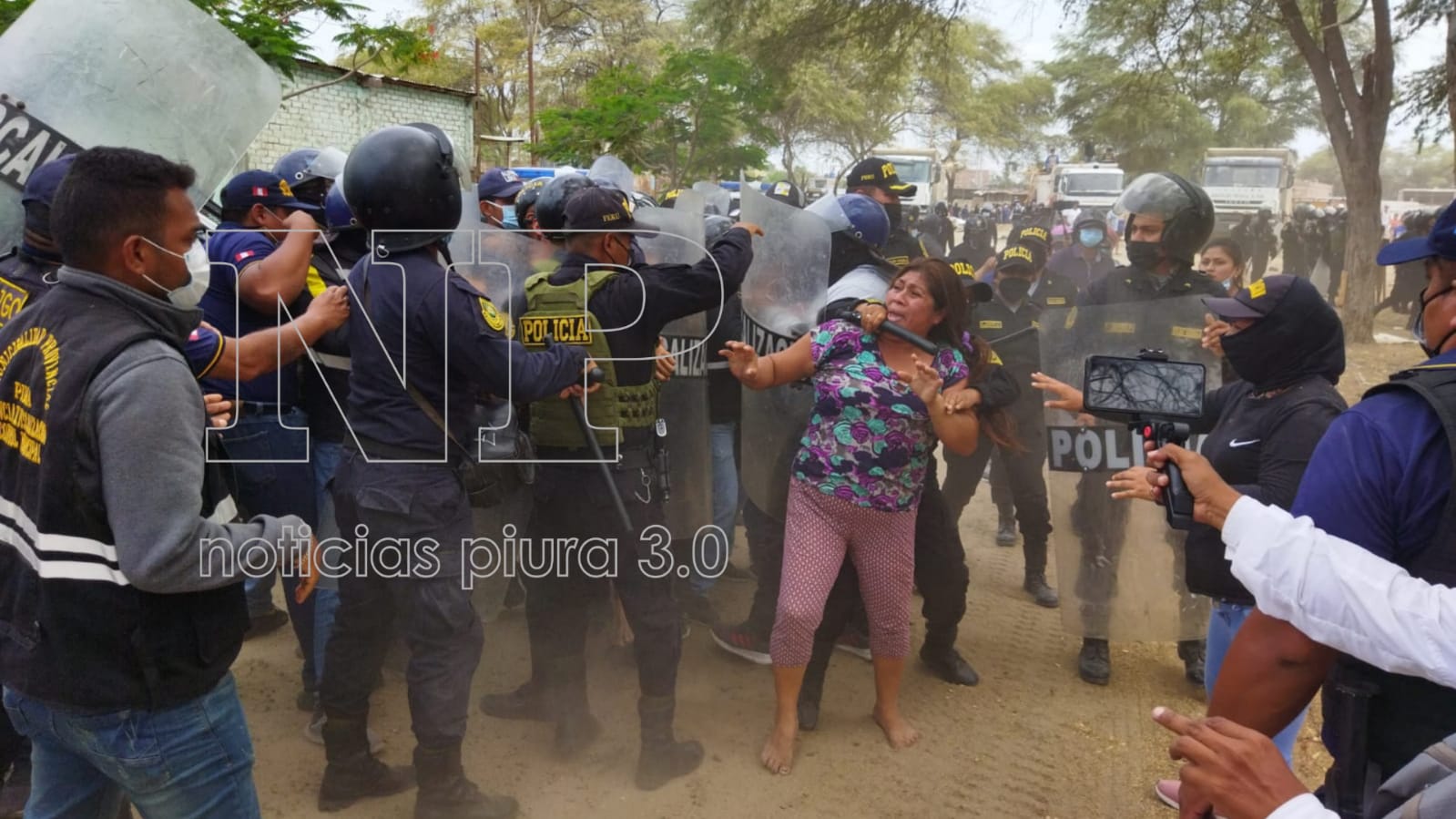 Un detenido y varios heridos dejó desalojo ejecutado por la Municipalidad de Piura en Parque Centenario