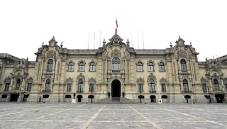 Fiscalía allana Palacio de Gobierno e inmuebles de Karelim López y Hugo Chávez Arévalo