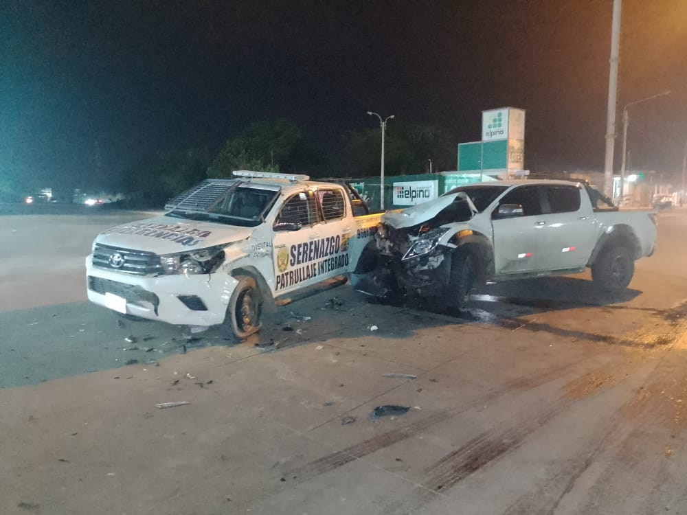 Piura: camioneta impacta a patrullero municipal y deja a un sereno herido