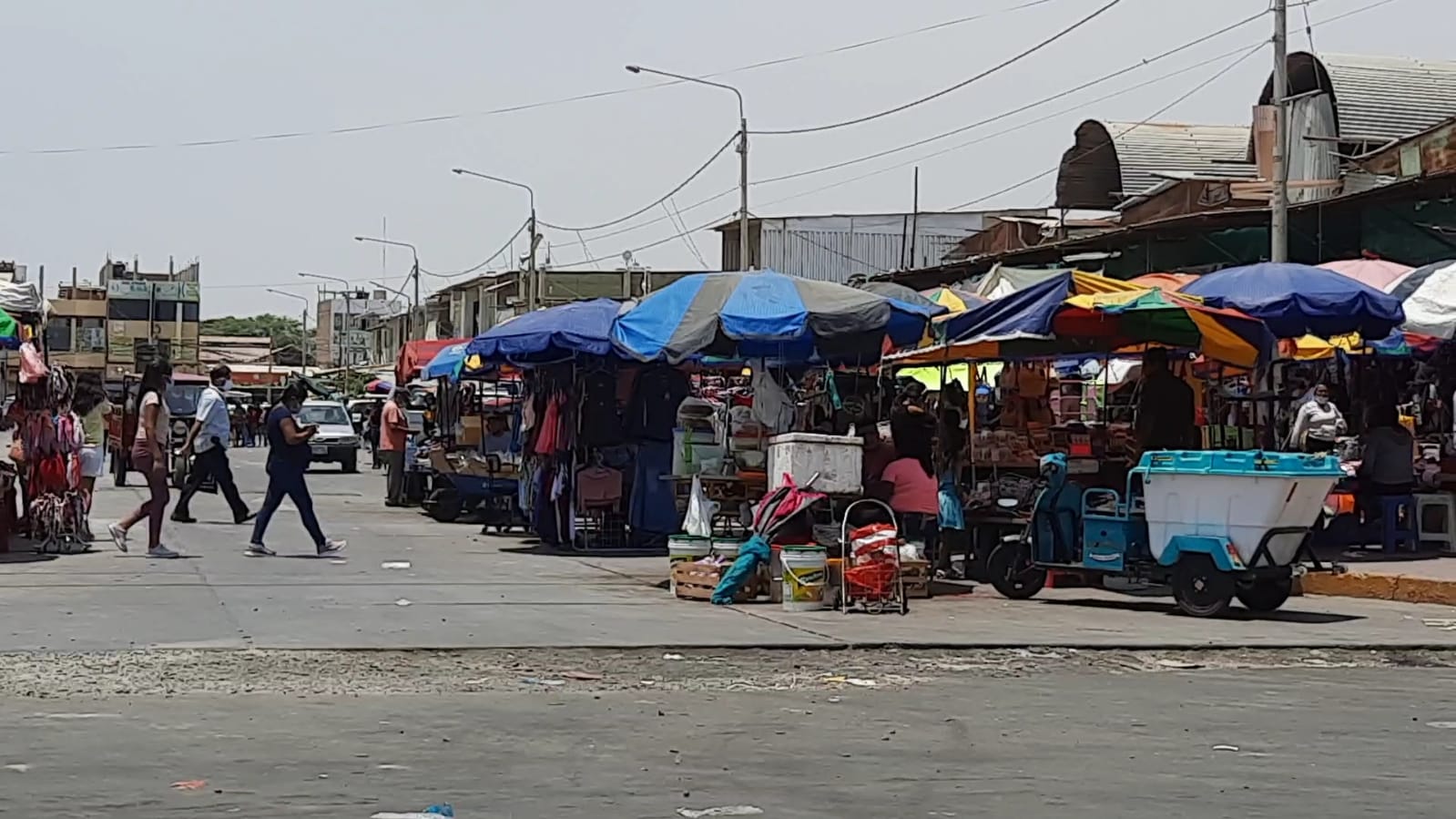 No hay apoyo para combatir la informalidad en el mercado de Piura, afirma el alcalde
