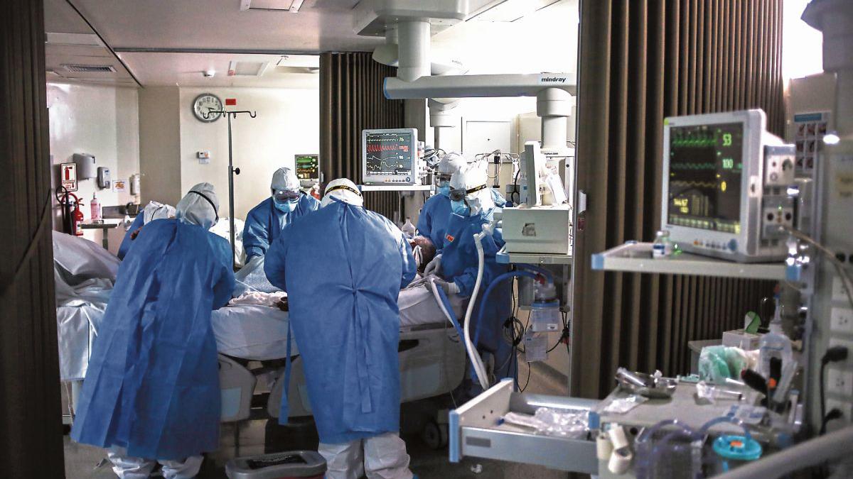 Se eleva a cuatro la cifra de médicos fallecidos por covid-19