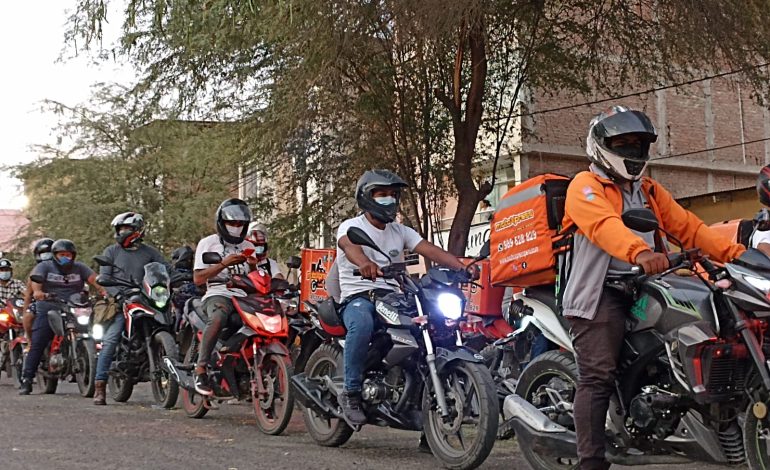 Motociclistas piuranos en contra de norma que les prohíbe transporte de dos personas en sus vehículos