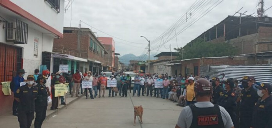 Agricultores del Alto Piura se van a paro exigiendo cambio de funcionarios del Peihap