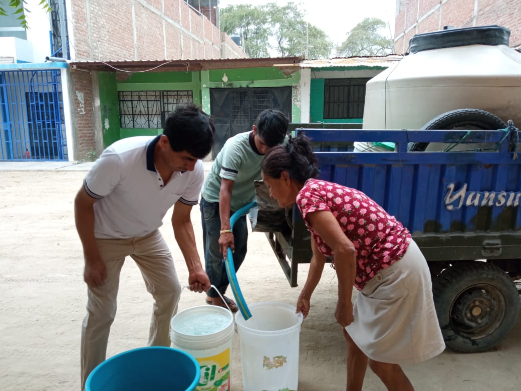 Vecinos de Castilla exigen cambio de gerente de EPS.Grau por constantes desabastecimientos de agua