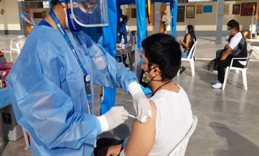 Estudiantes de tres colegios podrán vacunarse este sábado en la Universidad Nacional de Piura