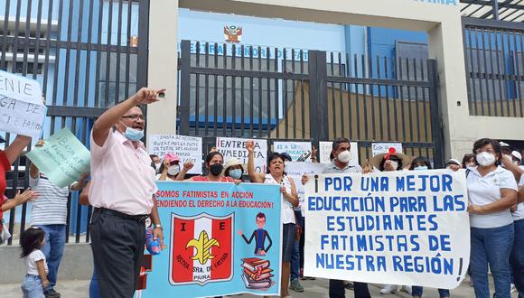 Padres de familia del colegio Fátima de Piura protestan para exigir la entrega de la obra