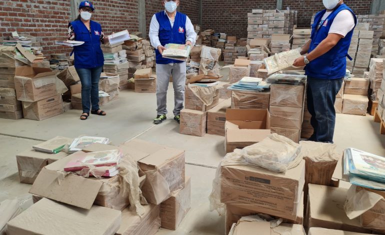 Piura: Hallan 140 toneladas de textos escolares en almacén
