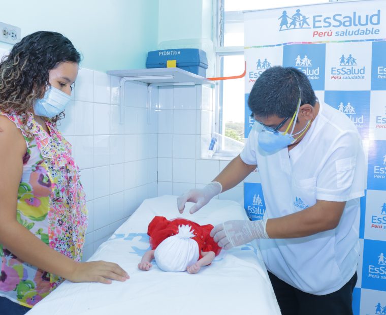 EsSalud Piura: especialistas salvan vida de recién nacida con atresia de esófago