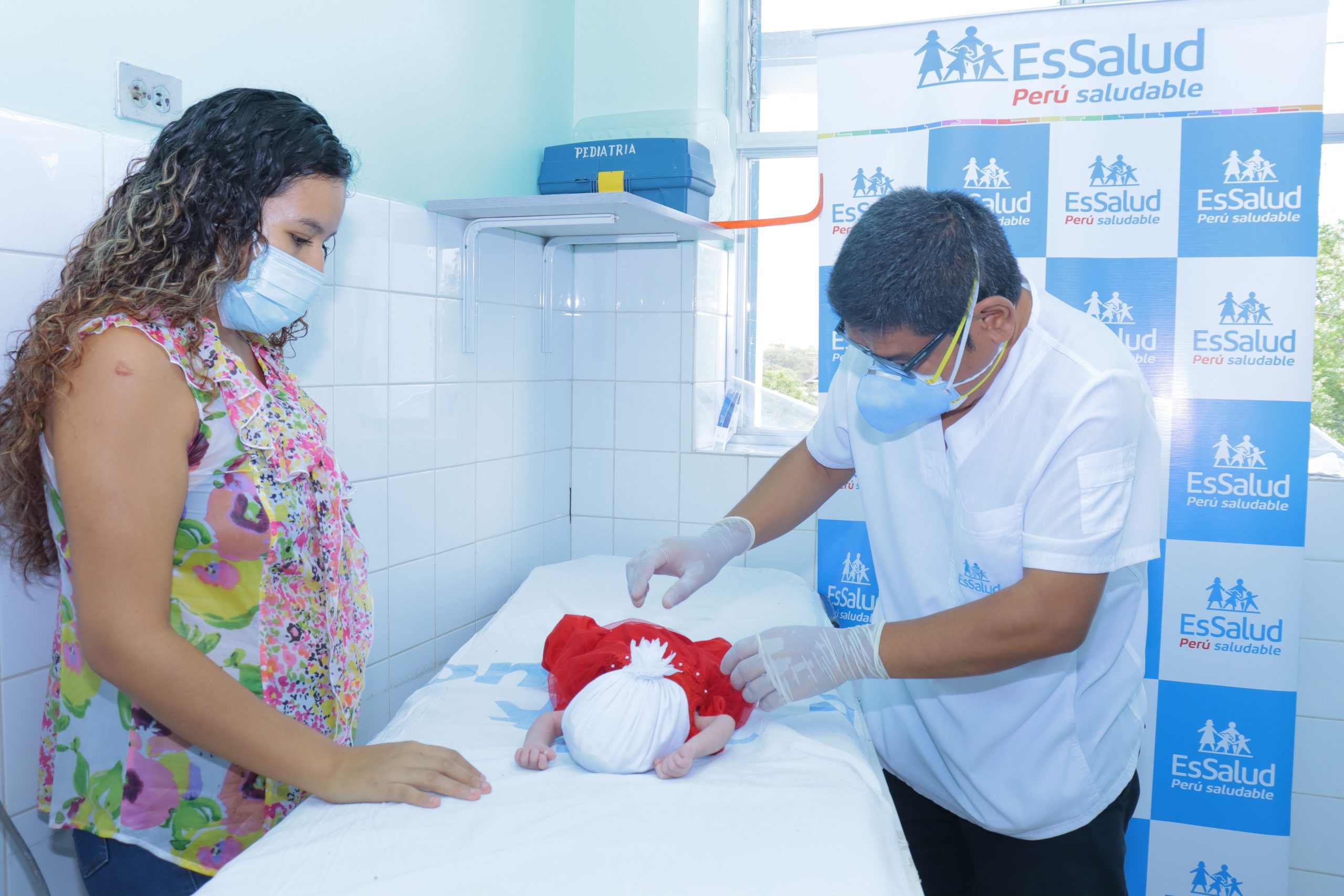 EsSalud Piura: especialistas salvan vida de recién nacida con atresia de esófago