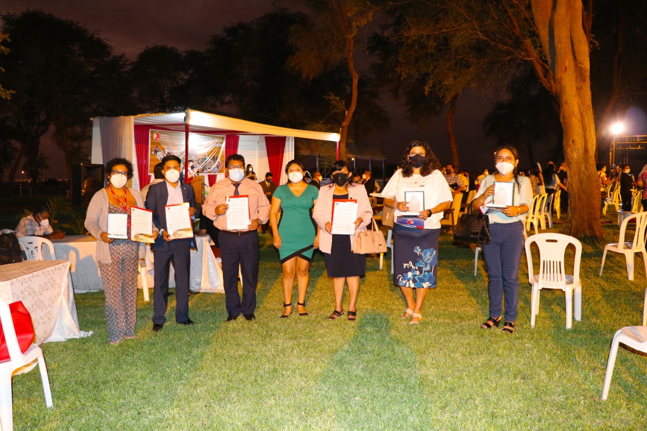 Piura: Distinguen a estudiantes, docentes y empresas por su contribución en la educación
