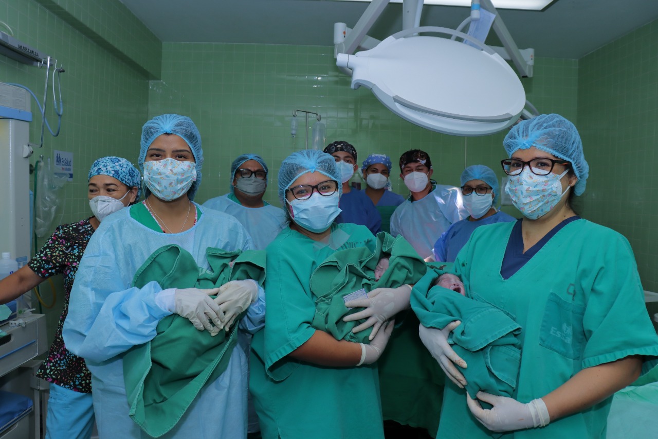 Piura: Salvan la vida de trillizas prematuras
