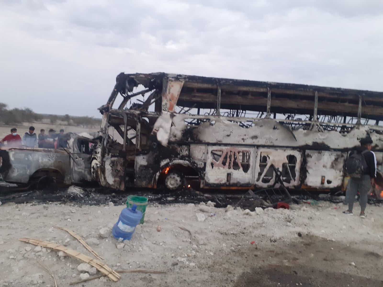 Choque en carretera Piura – Chiclayo deja dos muertos y al menos 40 heridos