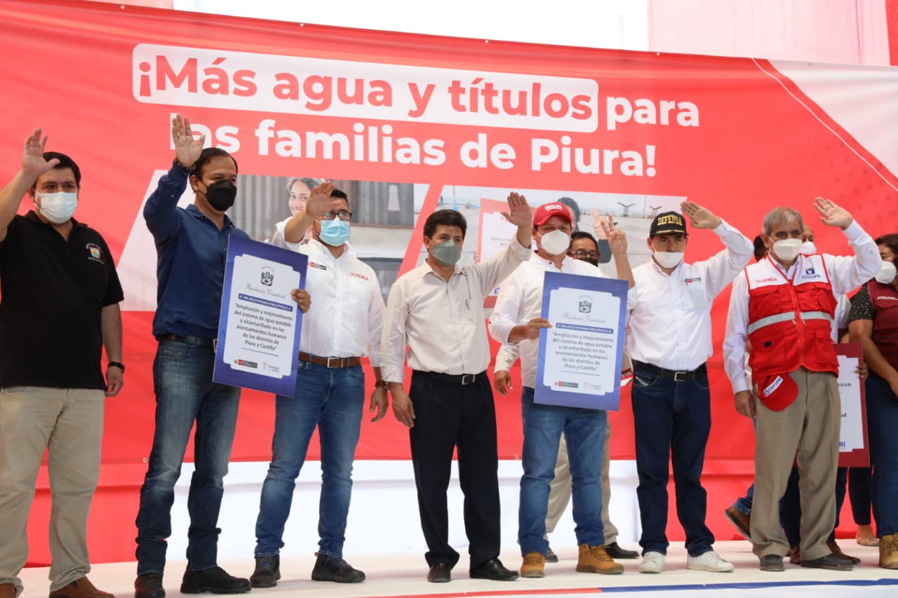 Piura: entregan expediente técnico del megaproyecto de agua y saneamiento para AA.HH.