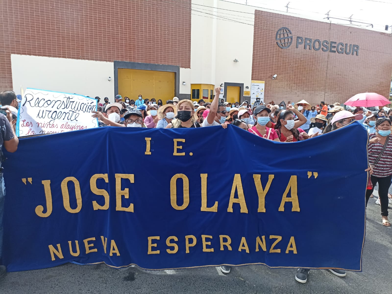 Piura: padres de colegios José Olaya y César Vallejo protestan por falta de infraestructura