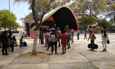 Policía desaloja a extranjeros posicionados en el parque infantil de Piura