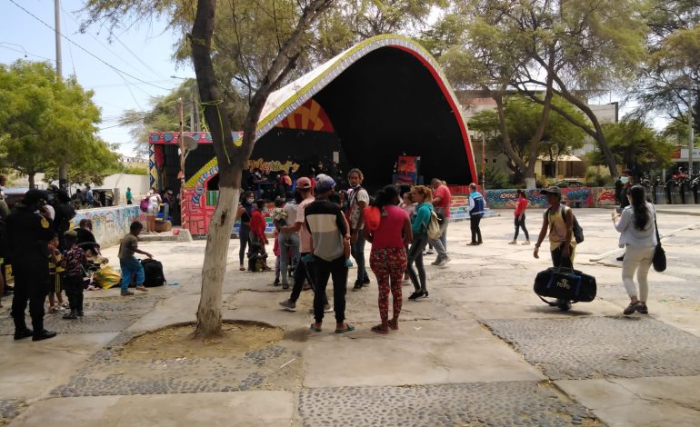 Policía desaloja a extranjeros posicionados en el parque infantil de Piura