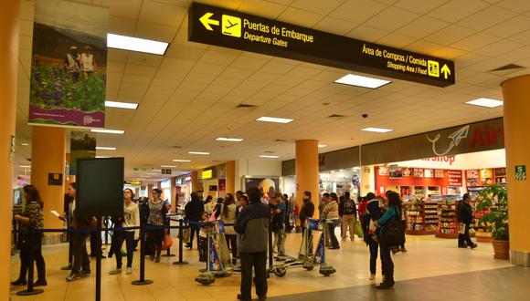 Aeropuerto Jorge Chávez mantiene operación durante toque de queda