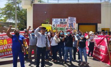 Piura: Trabajadores denuncian mafia en sector salud y amenazan con cerrar establecimientos