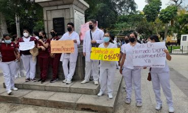 Piura: Estudiantes de enfermería y obstetricia se suman a protesta por un internado digno