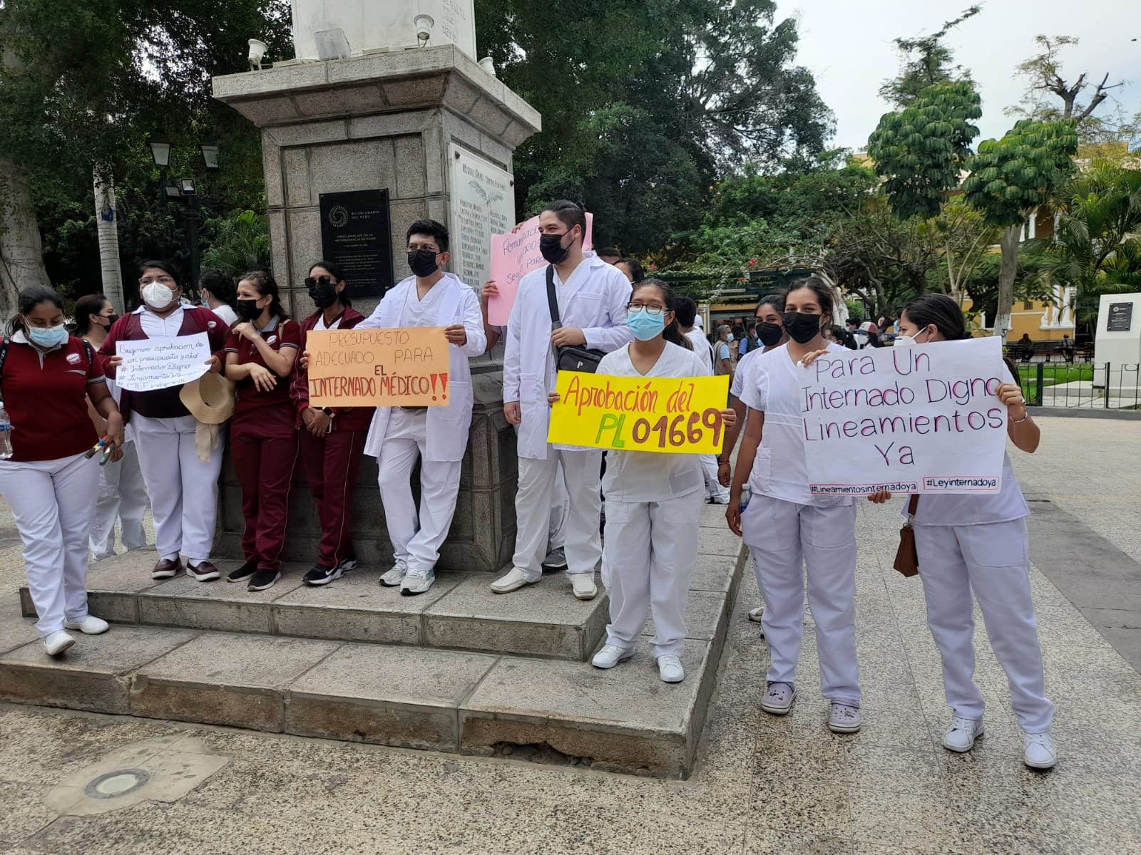 Piura: Estudiantes de enfermería y obstetricia se suman a protesta por un internado digno