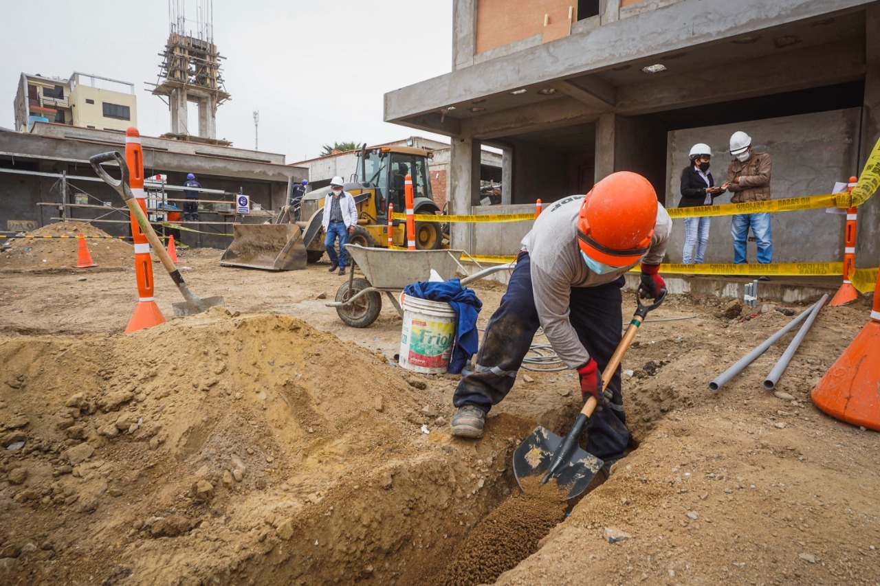 Lanzan licitaciones para reconstrucción de 20 colegios de Piura