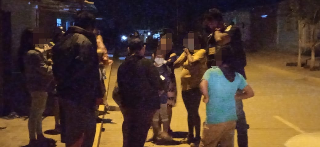 Piura: serenos evitan que mujer se arroje al canal Biaggio Arbulú
