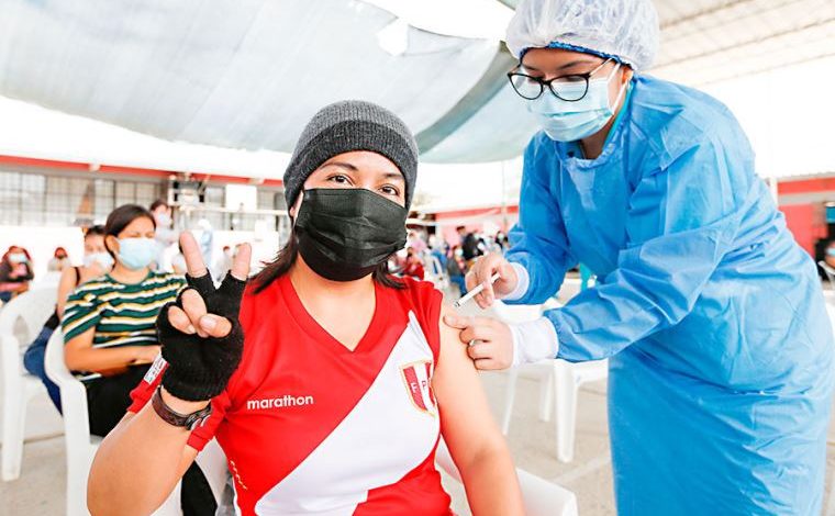 Más de 700 mil piuranos recibieron sus tres dosis de la vacuna contra la covid-19
