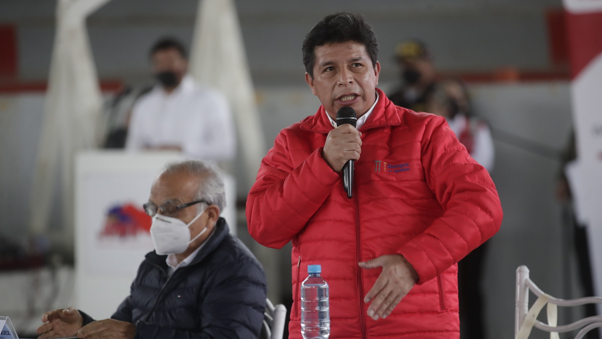 Presidente Castillo pide «voltear la página del ruido político y mirar al país democráticamente»