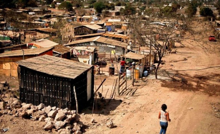 Pobreza afectó al 25.9% de la población peruana en el 2021, según el INEI