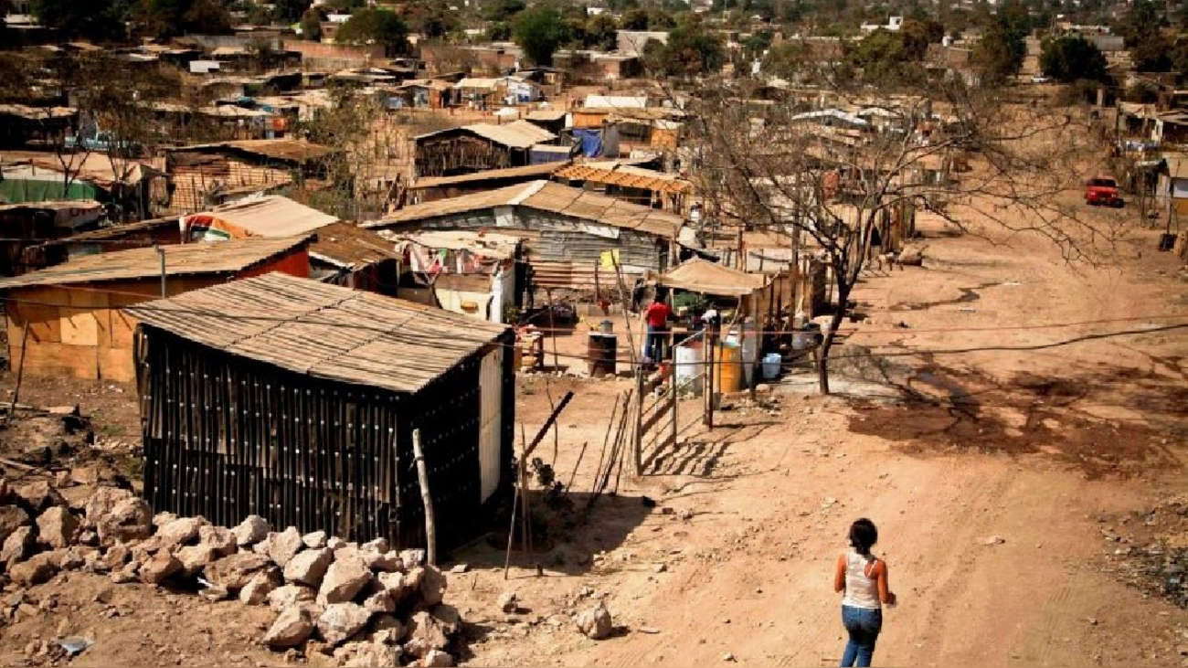 Pobreza afectó al 25.9% de la población peruana en el 2021, según el INEI