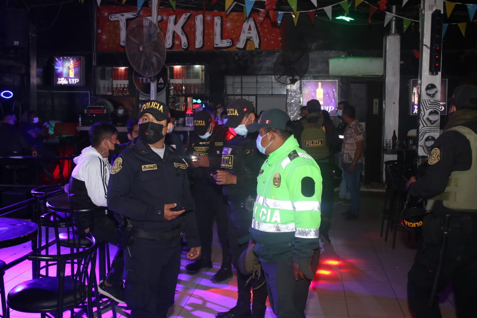 Municipalidad de Piura, Migraciones y la Policía intervienen prostíbulos y bares