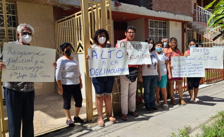 Vecinos de la urbanización Piura protestan por incremento de asaltos en su zona